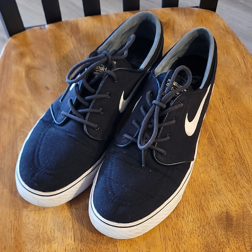 Nike Men's Janoski Shoes